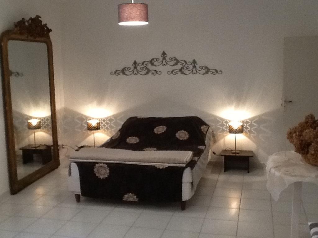 Le Presbytere Bed & Breakfast Rivesaltes Room photo