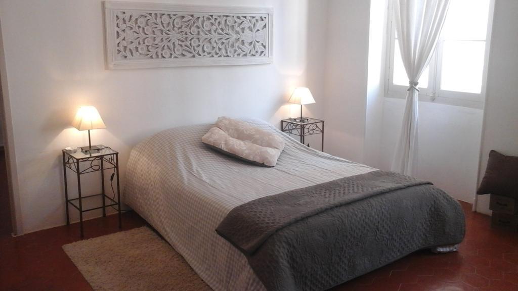 Le Presbytere Bed & Breakfast Rivesaltes Exterior photo
